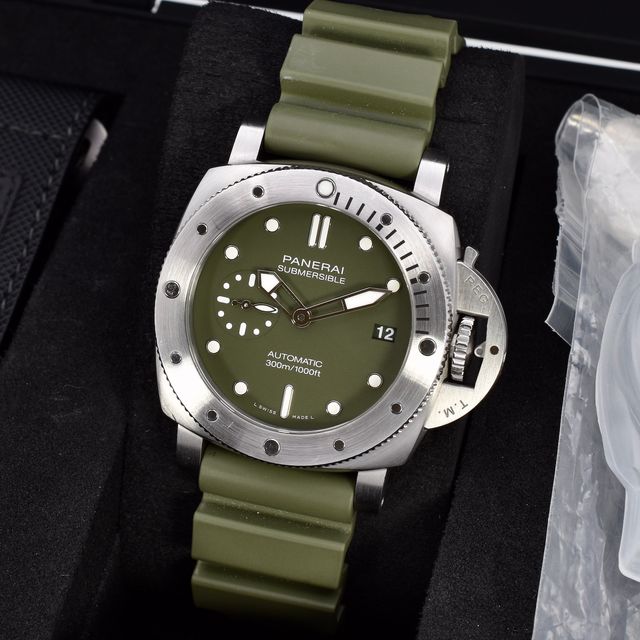 Panerai Submersible PAM01055 Image 6